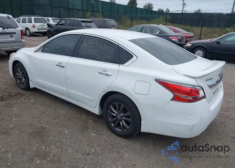 2015 Nissan Altima 2.5 S z USA, uszkodzony, nr VIN 1N4AL3AP5FC468053